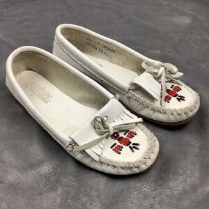 Minnetonka White Leather Beaded Moccasins Fringe Slip on Loafer Shoes Women 8